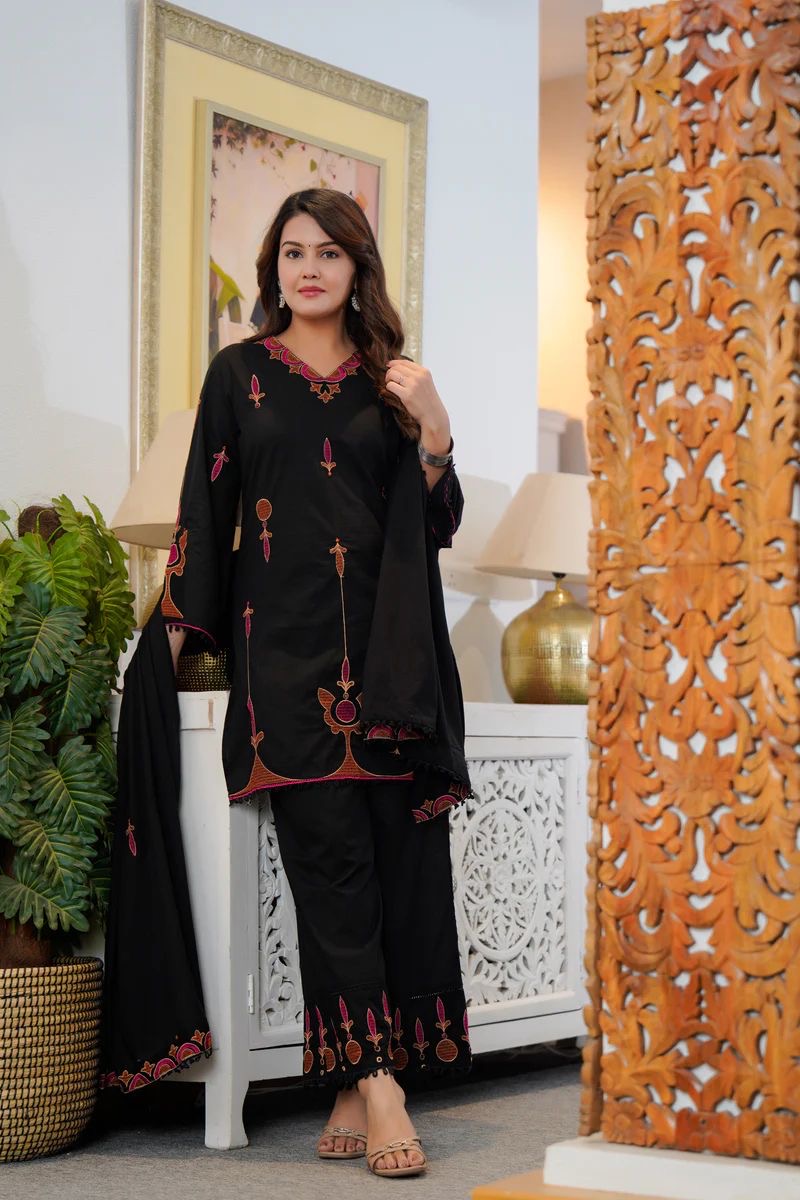 Embroidered Kurta Set